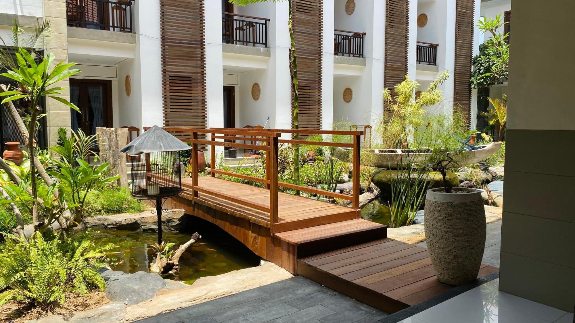 Sandat Hotel Legian Buitenkant foto