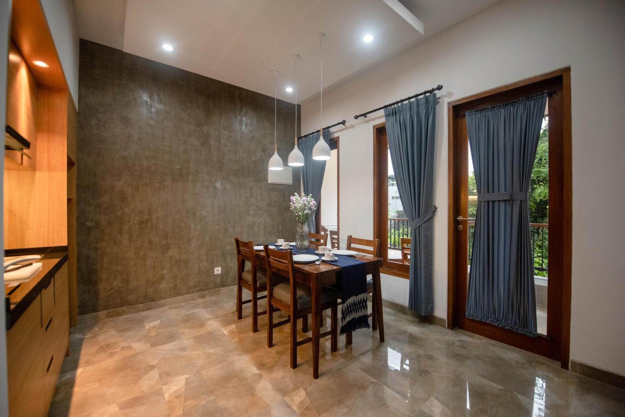 Sandat Hotel Legian Buitenkant foto