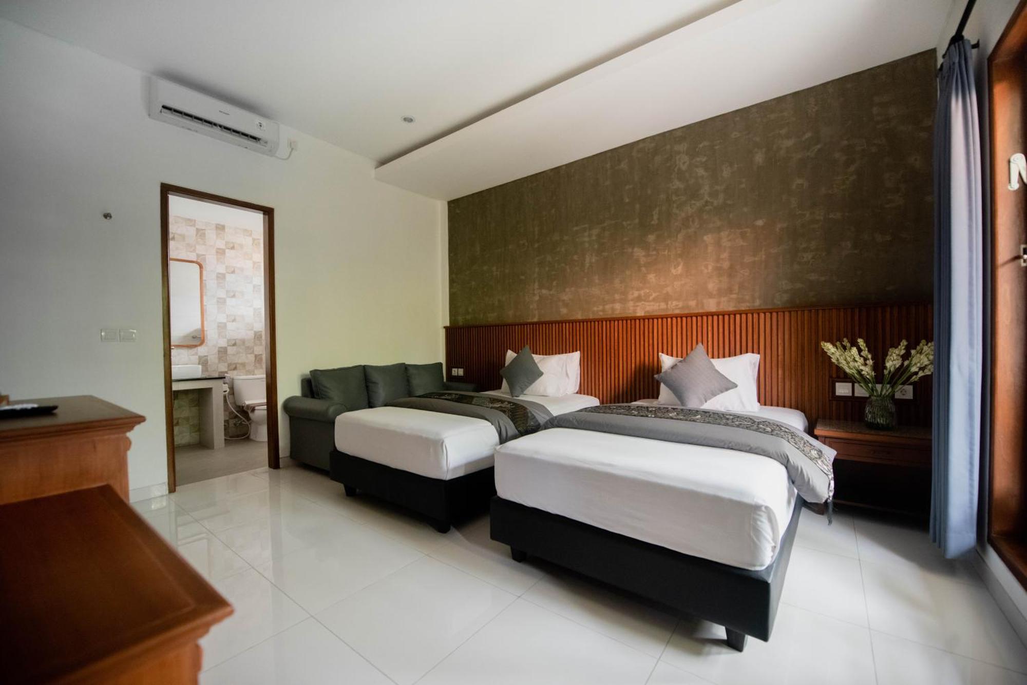 Sandat Hotel Legian Buitenkant foto