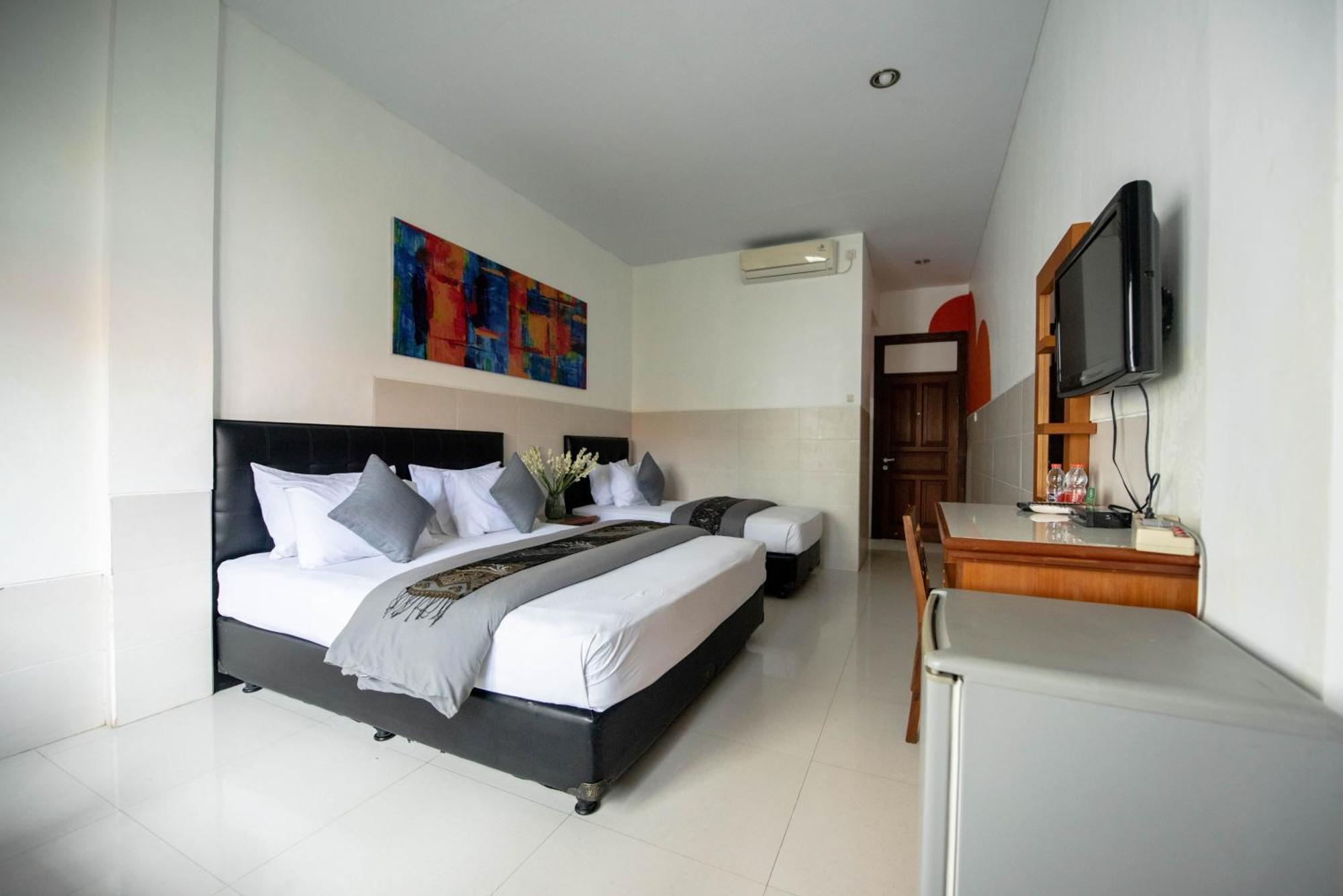 Sandat Hotel Legian Buitenkant foto